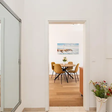Quiet Sea View Good Location With Terrace *