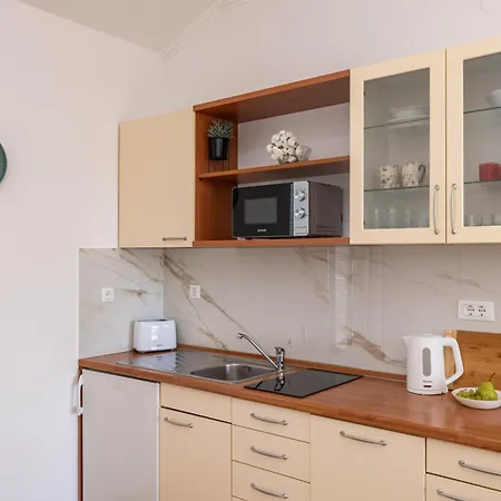 Quiet Sea View Good Location With Terrace Daire *