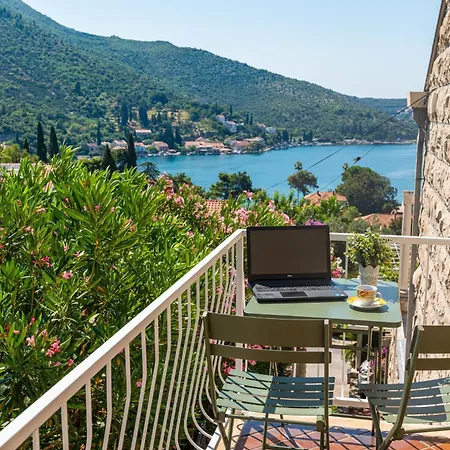 Quiet Sea View Good Location With Terrace