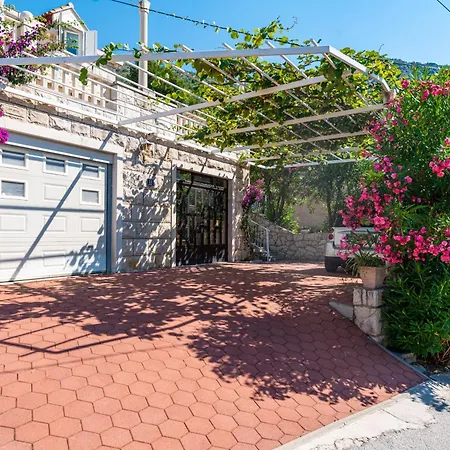 شقة Quiet Sea View Good Location With Terrace زاتون