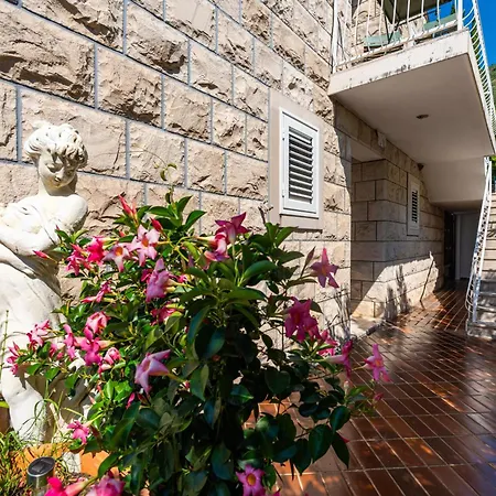 شقة Quiet Sea View Good Location With Terrace