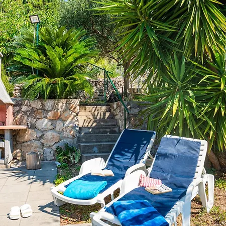 Quiet Sea View Good Location With Terrace